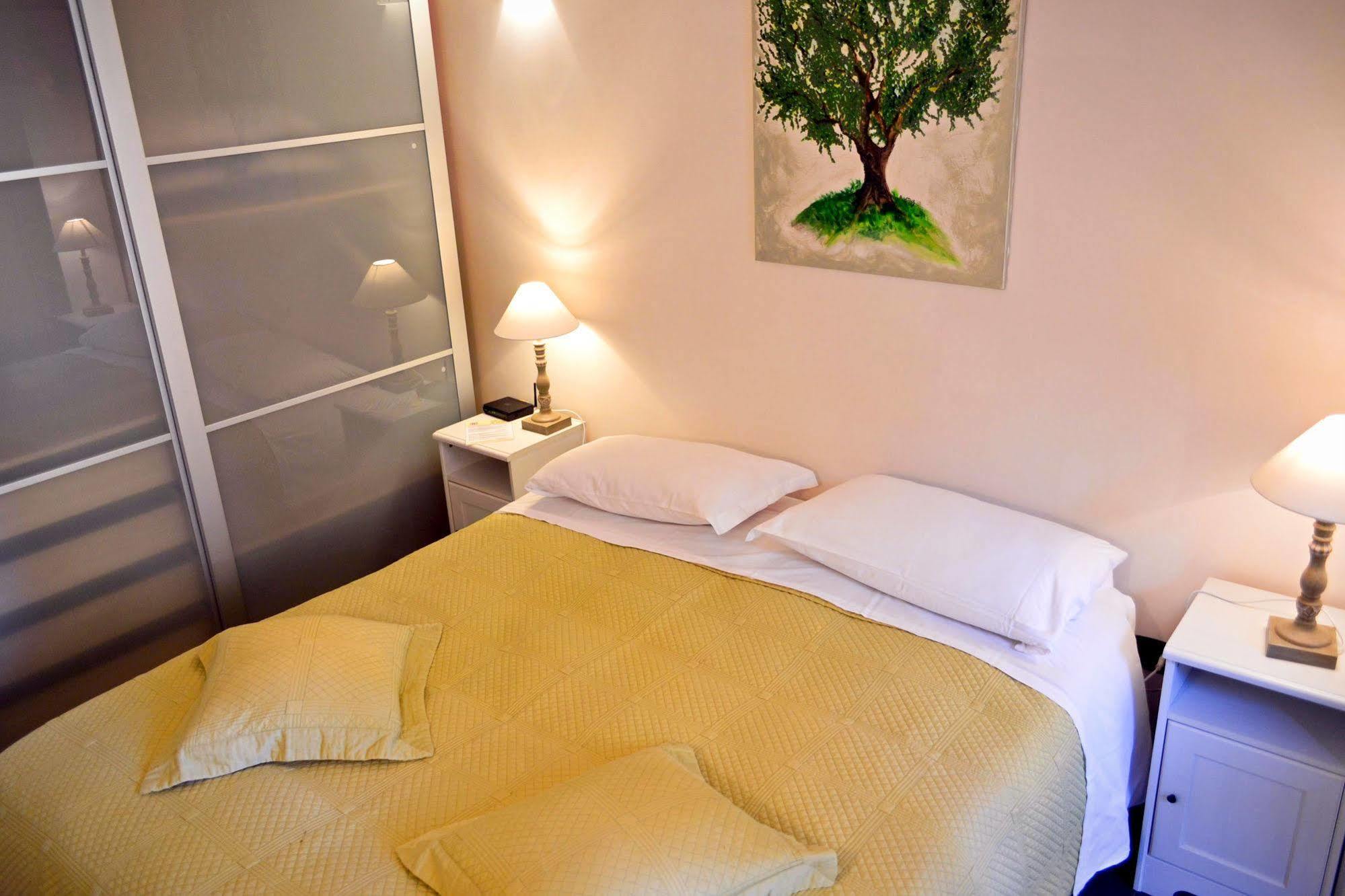 Eats And Sheets Vaticano 3*